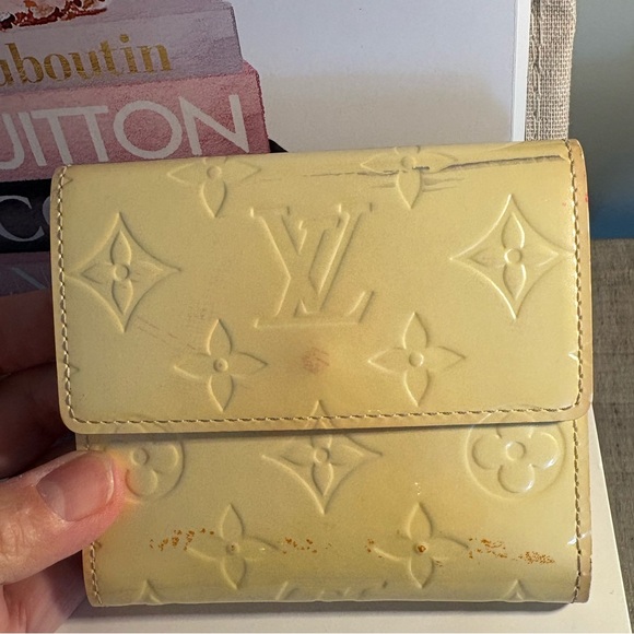 Louis Vuitton Vernis Leather Bifold Wallet - Picture 3 of 12